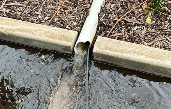 Broken pipe and flowing water - Apex Trade Emergency Service available 24/7.